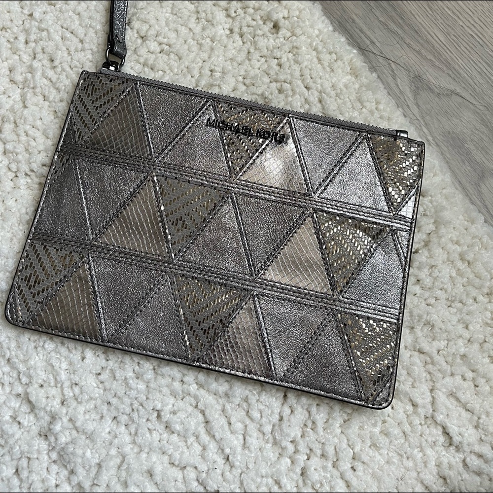 Michael Kors Pouch